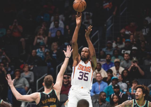 星空体育官网下载-死神来了！杜兰特完美首秀 双子星轮番轰炸虐黄蜂